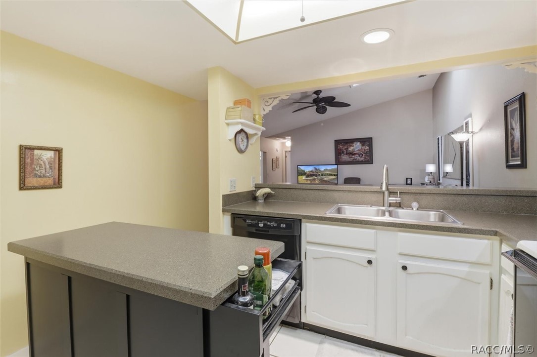 8324 West Earl Loop Homosassa, FL 34446 - Photo 17 of 36 Kitchen