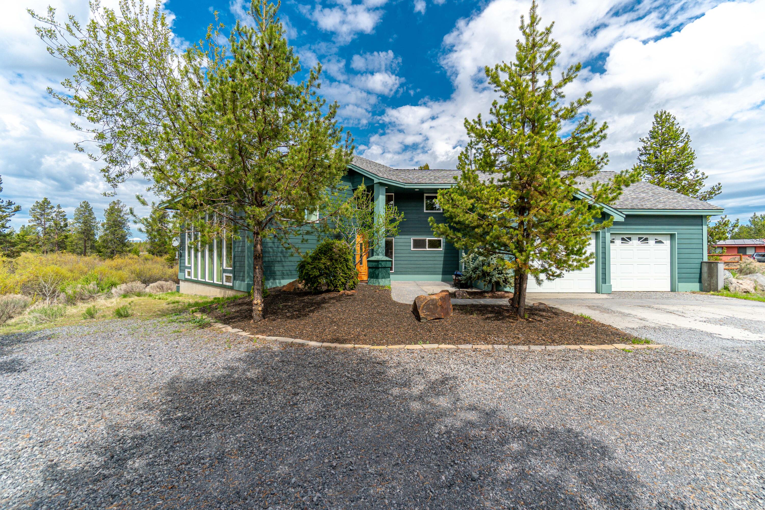 54761 Huntington Road Bend, OR 97707 - Photo 57 of 64 RileyVisualsa-18