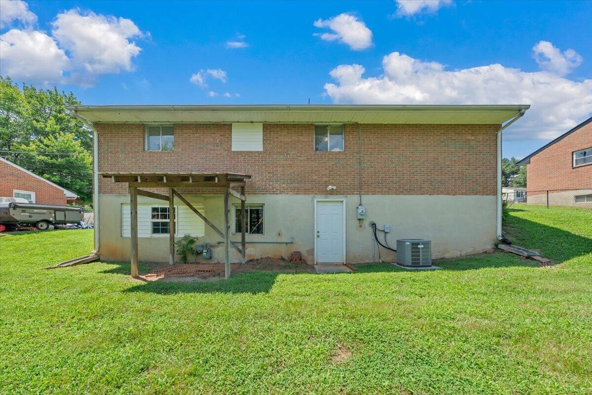 725 Ramada Road Vinton, VA 24179 - Photo 25 of 33 25-MIB08342