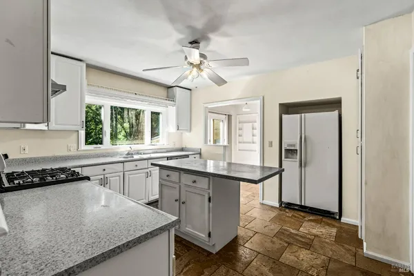 $1,395,000 | 11 Lukens Place, Angwin, CA 94508