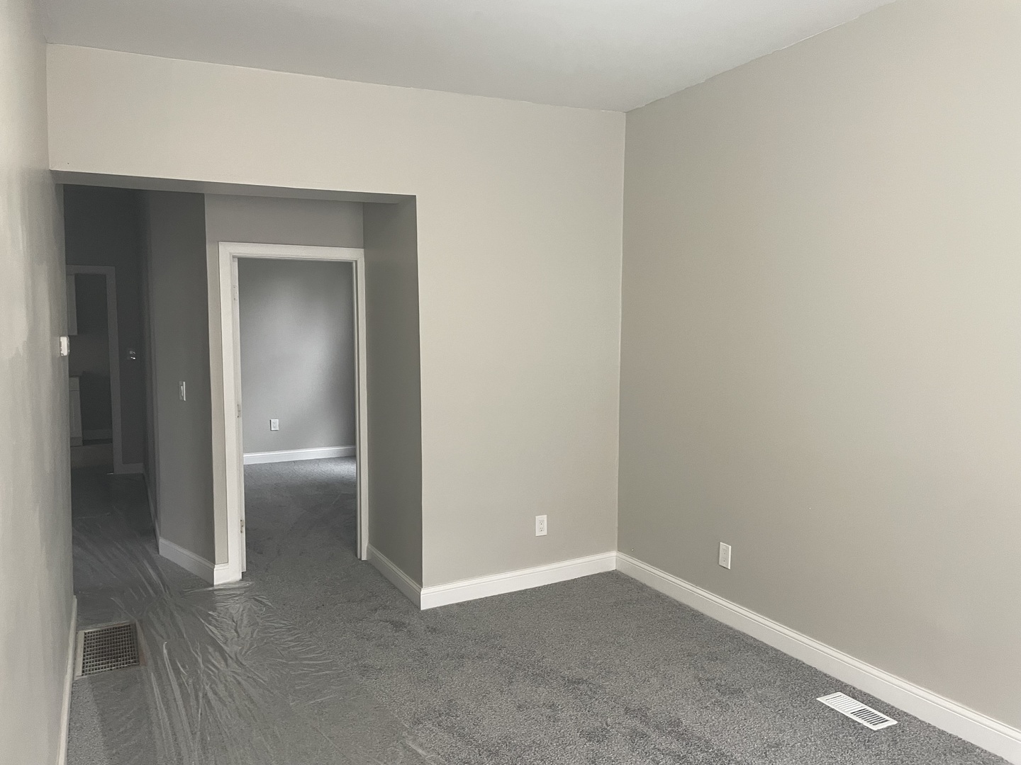 5145 South Lowe Avenue Chicago, IL 60609 - Photo 3 of 17 a view of an empty room with closet and a bathroom