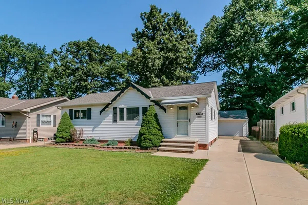 $175,000 | 31505 Daniel Drive, Willowick, OH 44095
