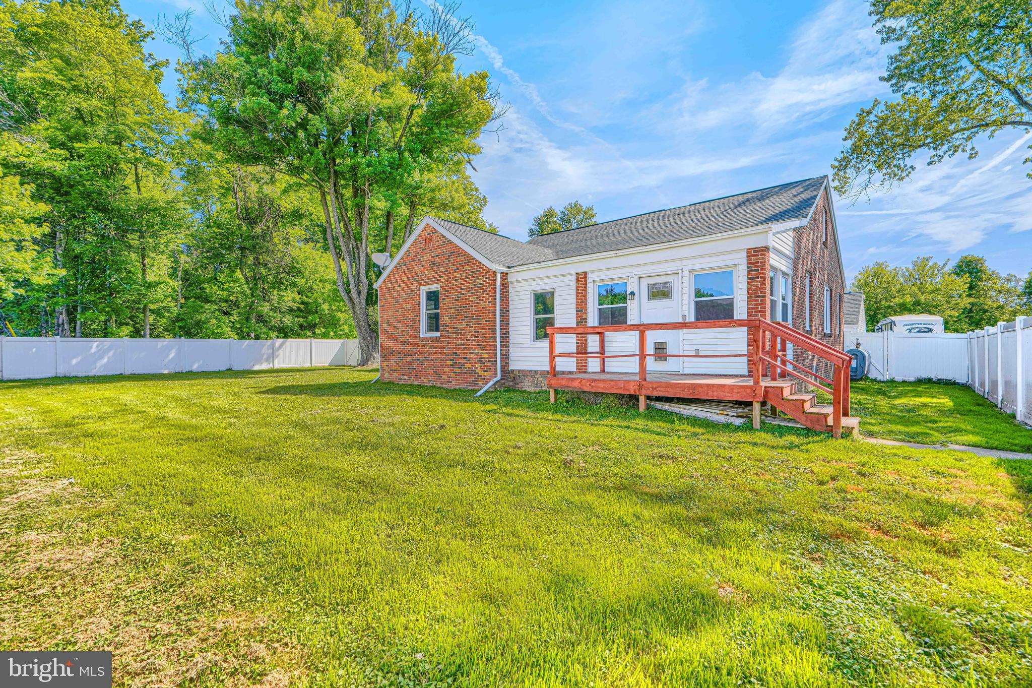 15 Mountain Road Fallston, MD 21047 - Photo 3 of 43