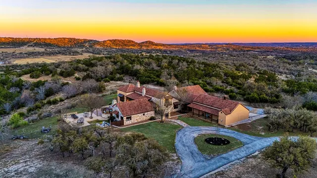 $1,999,000 | 164 Camino Del Reserve Lane, Comfort, TX 78013