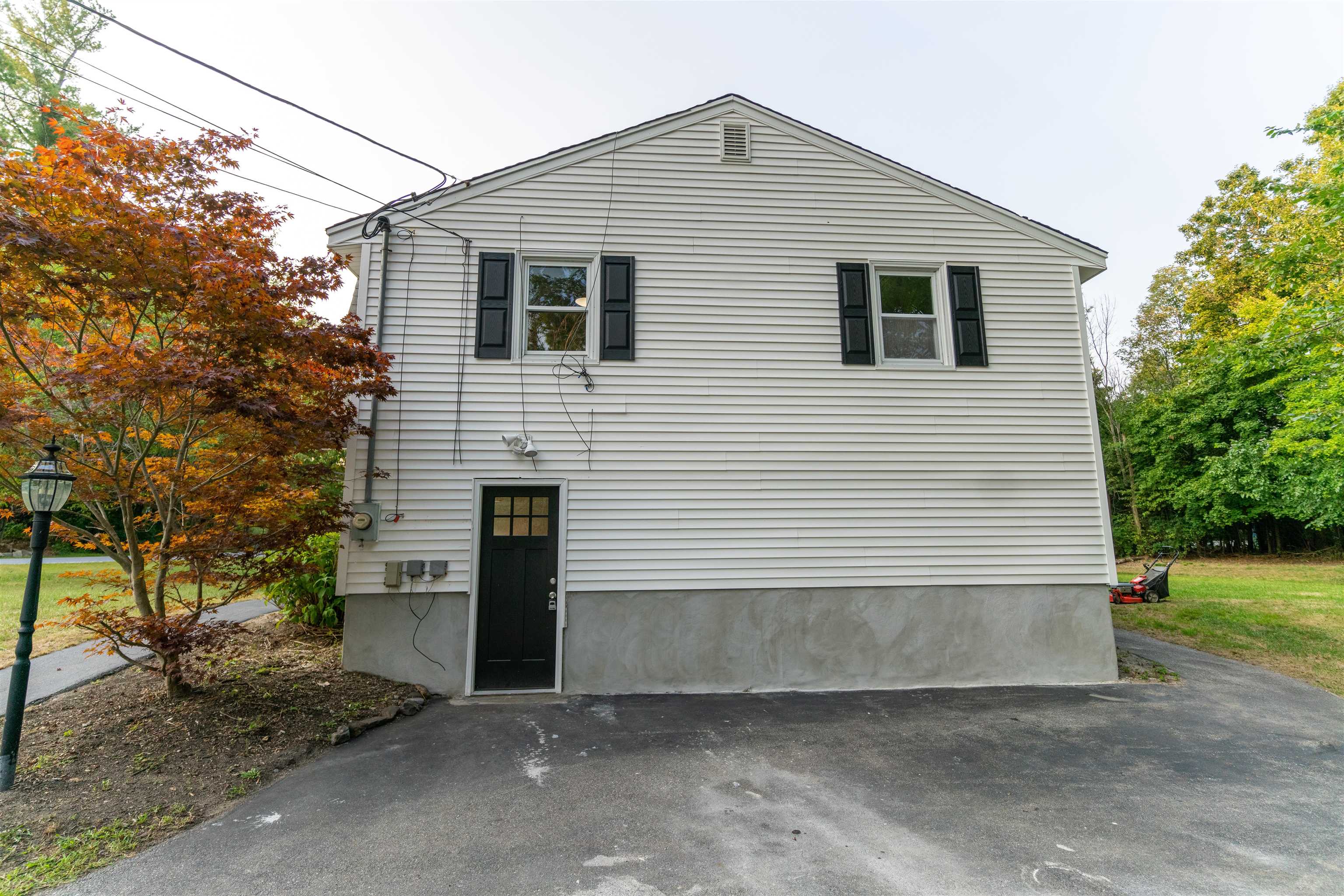 56 Nashua Road Pelham, NH 03076 - Photo 5 of 36