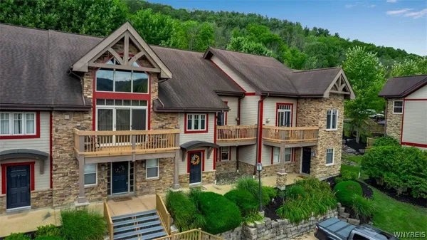 $479,900 | 9 Mountainview Upper, Ellicottville, NY 14731