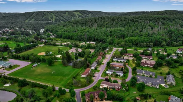 $479,900 | 9 Mountainview Upper, Ellicottville, NY 14731