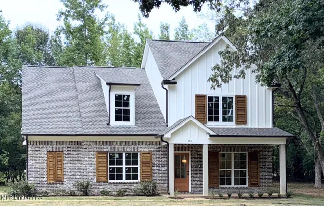 $404,900 | 152 Spring Dove Road, Byhalia, MS 38611