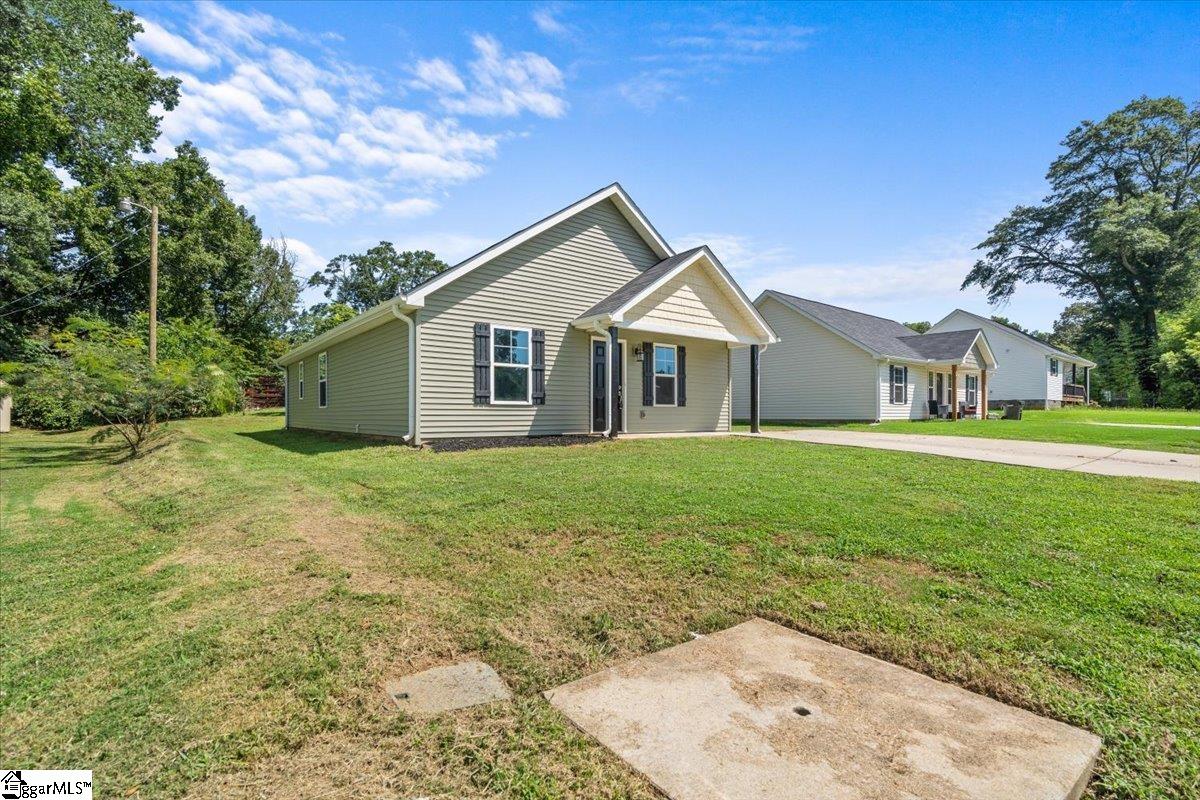 108 Anderson Street Greer, SC 29650 - Photo 3 of 28 Gallery Image 3
