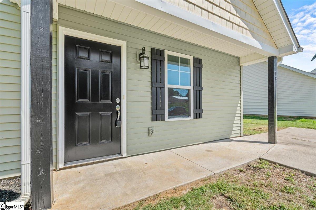 108 Anderson Street Greer, SC 29650 - Photo 4 of 28 Gallery Image 4