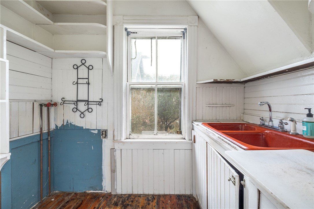 353 High Street Block Island, RI 02807 - Photo 14 of 50 Pantry