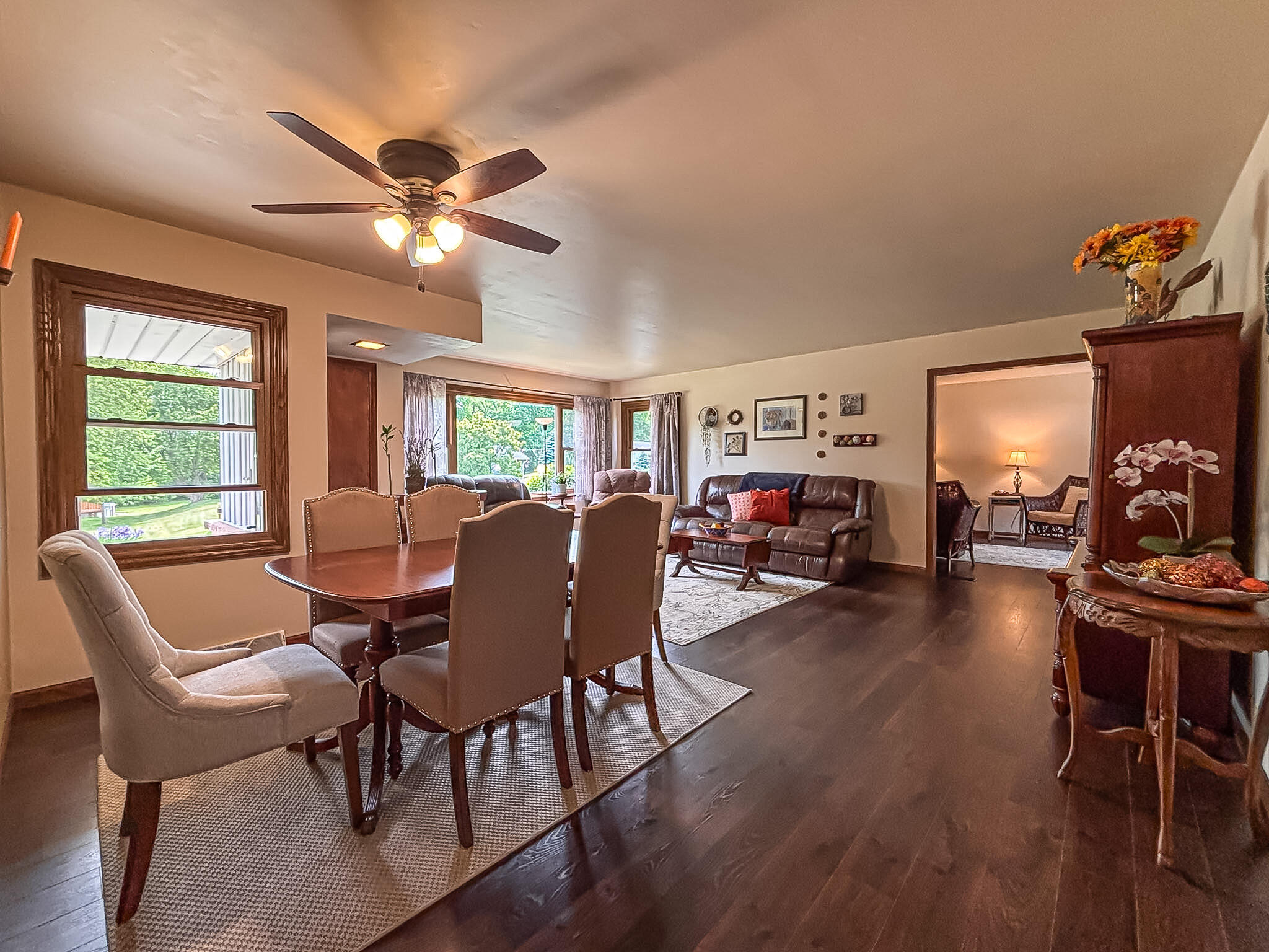 18260 West Willow Road New Berlin, WI 53146 - Photo 9 of 38 Dining Area