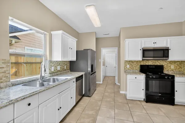 $2,150 | 3215 Sapphire Star Drive, Houston, TX 77082