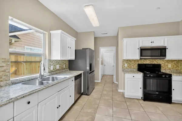 $2,150 | 3215 Sapphire Star Drive, Houston, TX 77082