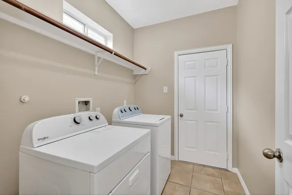 $2,150 | 3215 Sapphire Star Drive, Houston, TX 77082