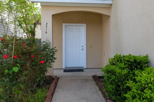 $2,150 | 3215 Sapphire Star Drive, Houston, TX 77082