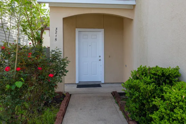 $2,150 | 3215 Sapphire Star Drive, Houston, TX 77082