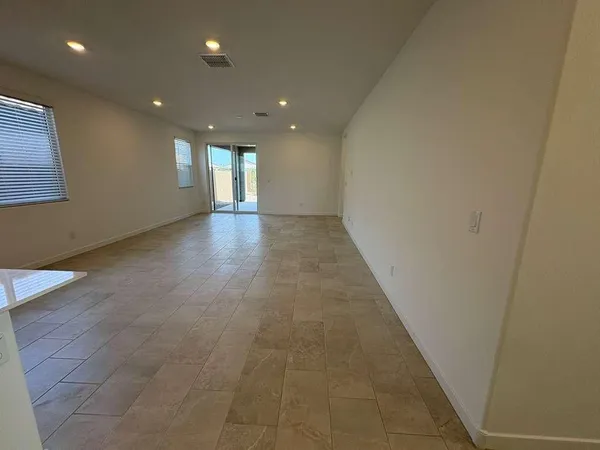 $2,400 | 4738 East Kenneth Lane, San Tan Valley, AZ 85143
