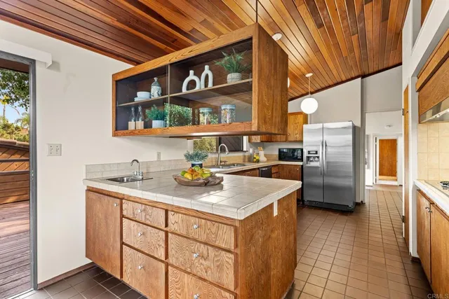 $3,495,000 | 6960 Via Estrada, La Jolla, CA 92037