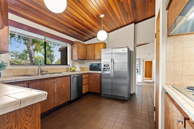 $3,495,000 | 6960 Via Estrada, La Jolla, CA 92037