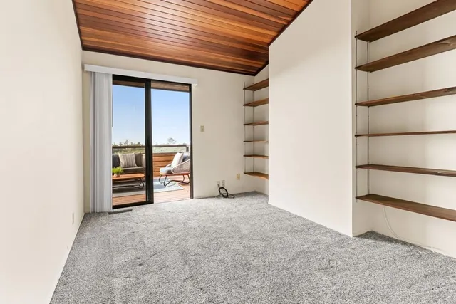 $3,495,000 | 6960 Via Estrada, La Jolla, CA 92037