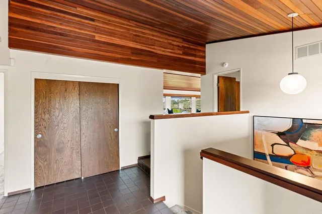 $3,495,000 | 6960 Via Estrada, La Jolla, CA 92037