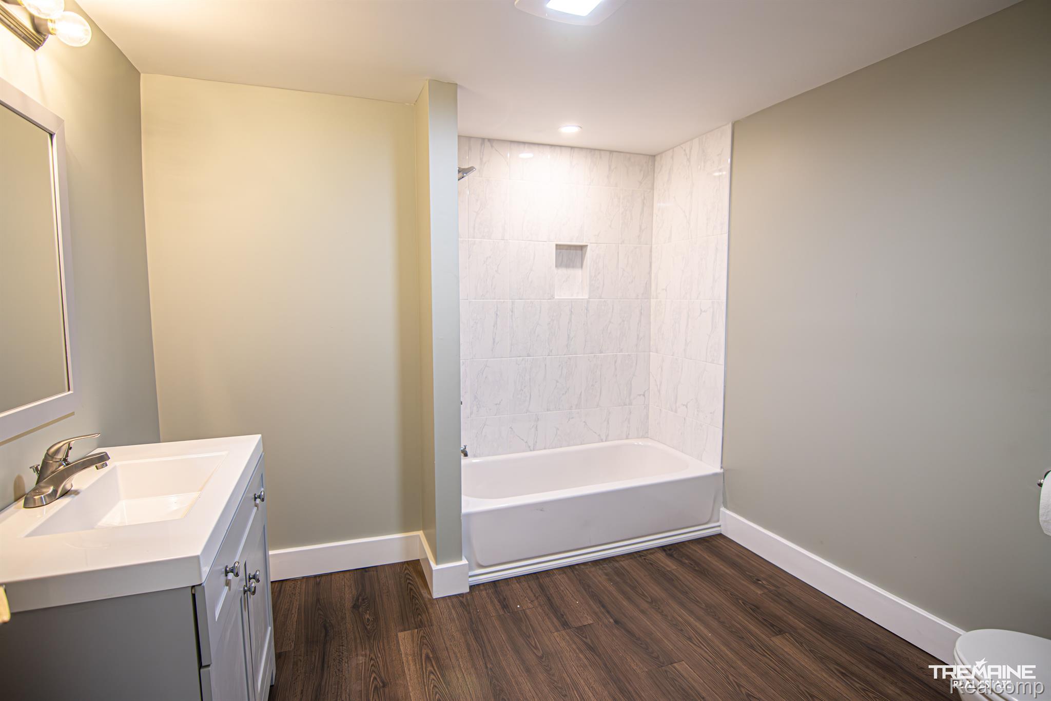 7258 Reid Road Swartz Creek, MI 48473 - Photo 9 of 19 Gallery Image 9