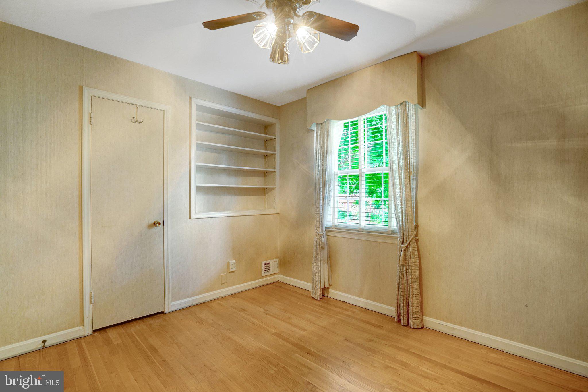 4902 Ravensworth Road Annandale, VA 22003 - Photo 34 of 63 Bedroom #3