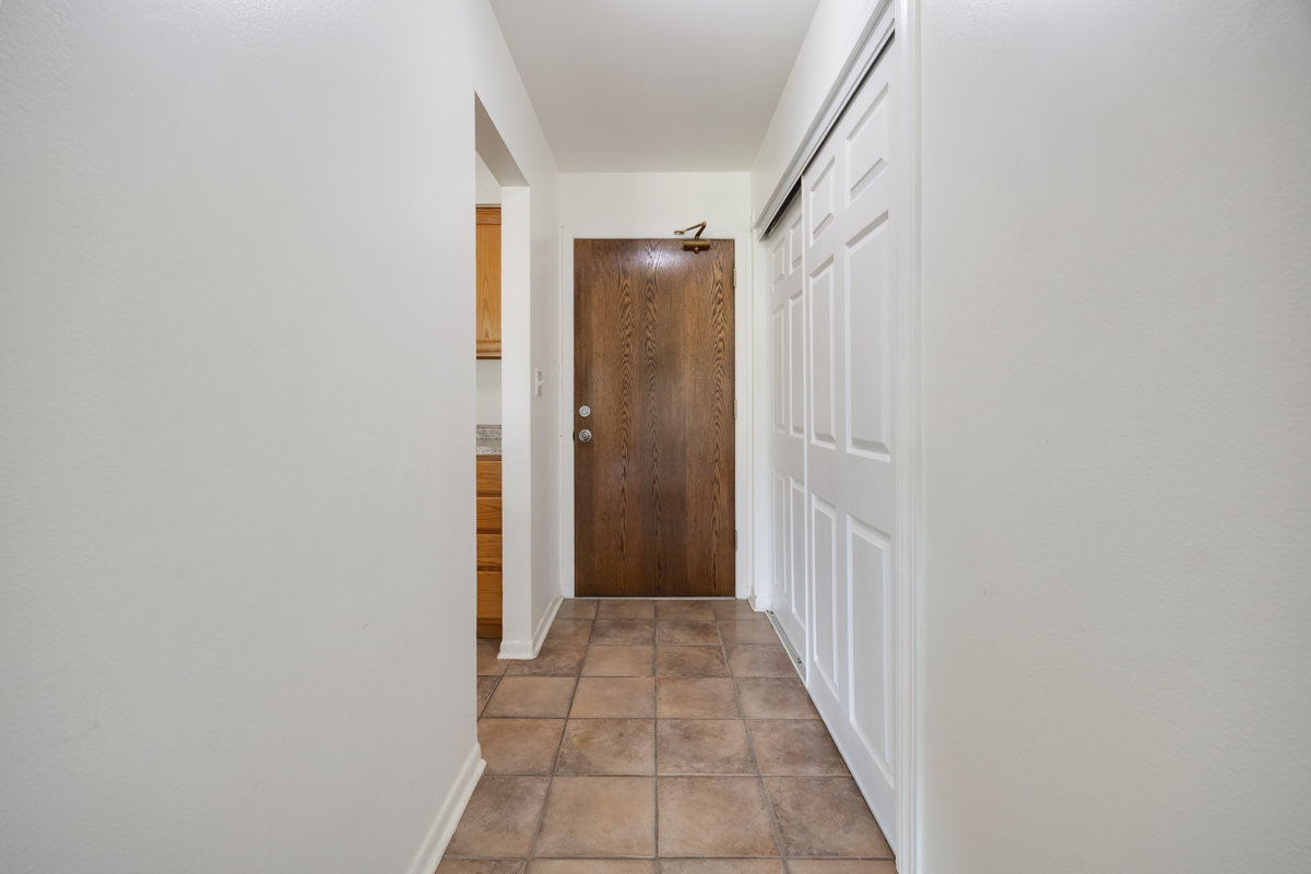 2214 South Goebbert Road, Unit 178 Arlington Heights, IL 60005 - Photo 4 of 25