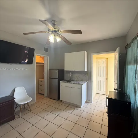 $1,250 | 275 West 16th Street, Hialeah, FL 33010