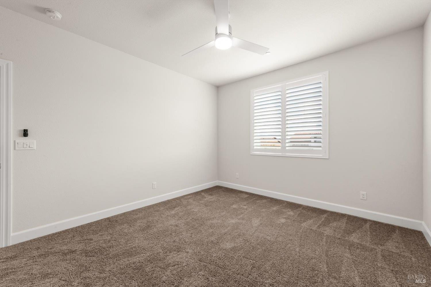 710 Fielding Way Dixon, CA 95620 - Photo 78 of 104 an empty room with a window