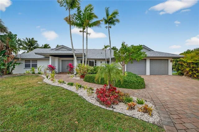 $1,695,000 | 2341 Mayfield Court, Unit 8, Naples, FL 34105