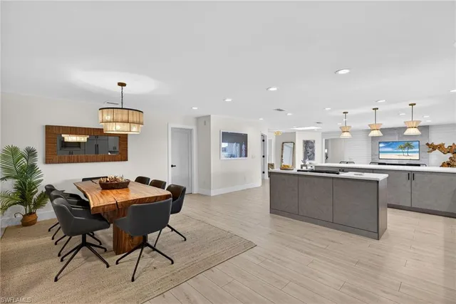 $1,695,000 | 2341 Mayfield Court, Unit 8, Naples, FL 34105