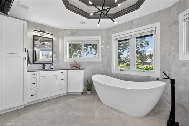 $1,695,000 | 2341 Mayfield Court, Unit 8, Naples, FL 34105