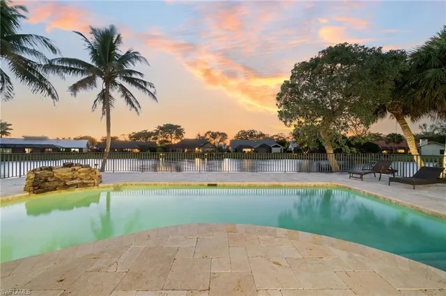 $1,695,000 | 2341 Mayfield Court, Unit 8, Naples, FL 34105