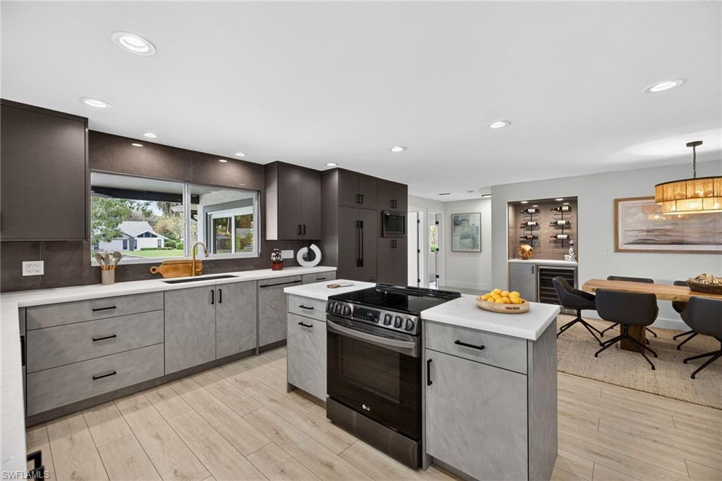 2341 Mayfield Court, Unit 8 Naples, FL 34105 - Photo 9 of 39