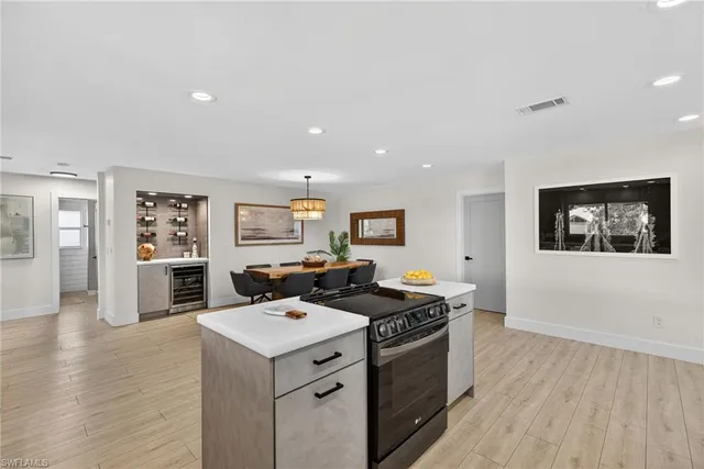 $1,695,000 | 2341 Mayfield Court, Unit 8, Naples, FL 34105