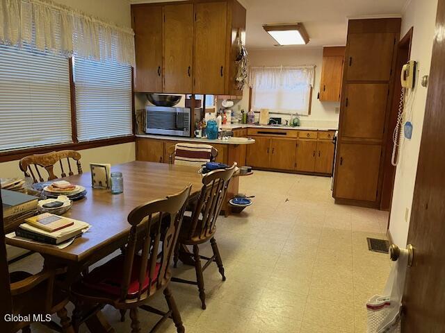 90 Tomhannock Road Valley Falls, NY 12185 - Photo 11 of 37 dining to kitchen