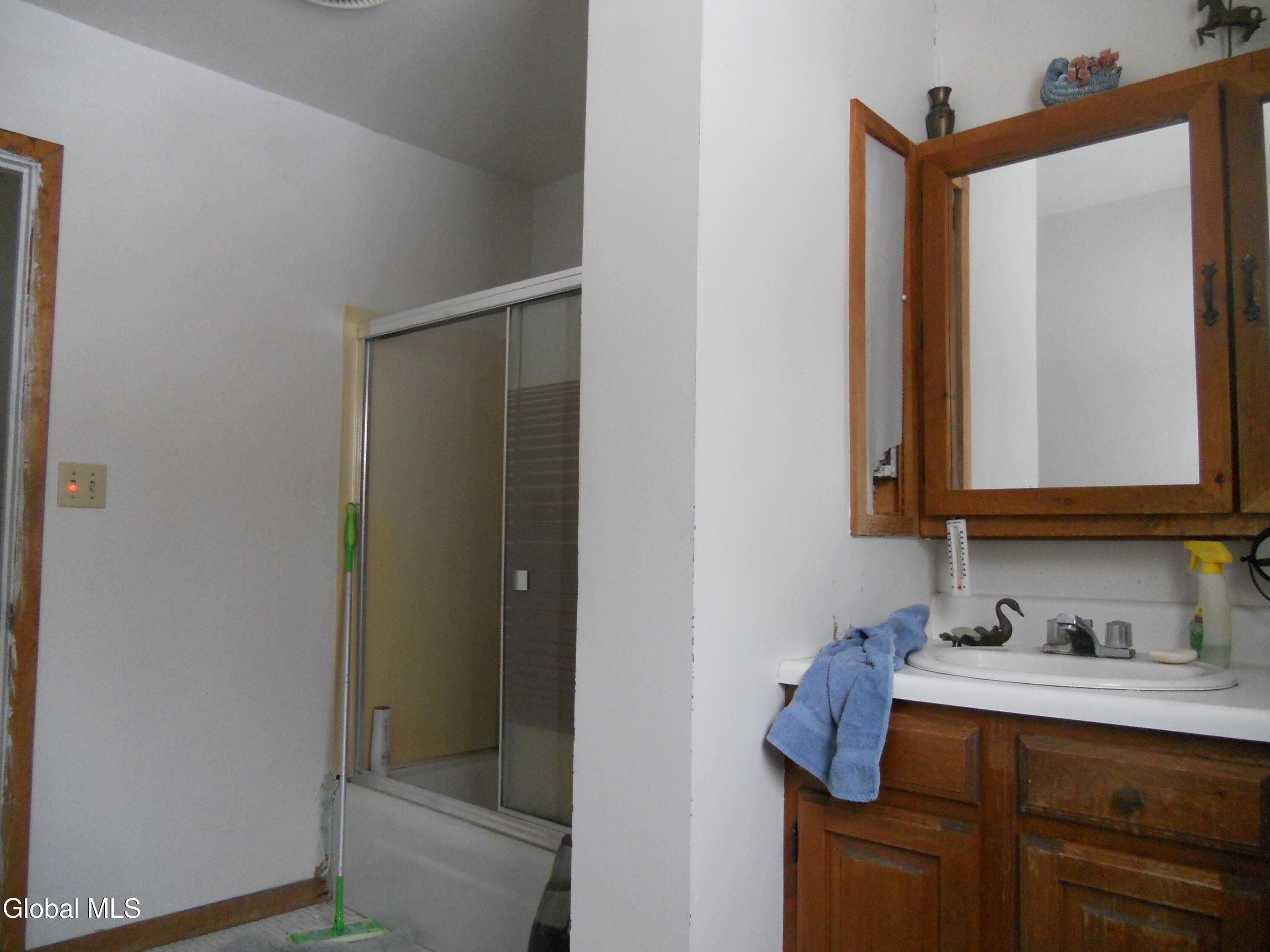 90 Tomhannock Road Valley Falls, NY 12185 - Photo 19 of 37 bathroom