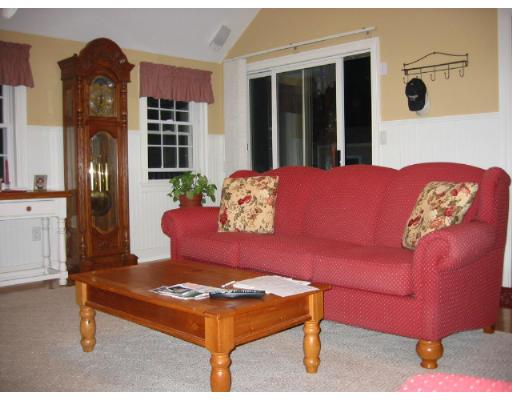 63 McClelland Road Halifax, MA 02338 - Photo 4 of 19 Gallery Image 4