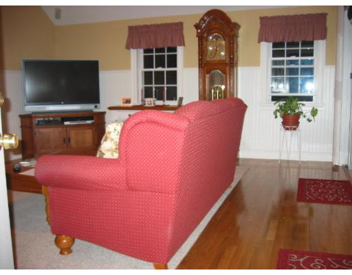 63 McClelland Road Halifax, MA 02338 - Photo 5 of 19 Gallery Image 5