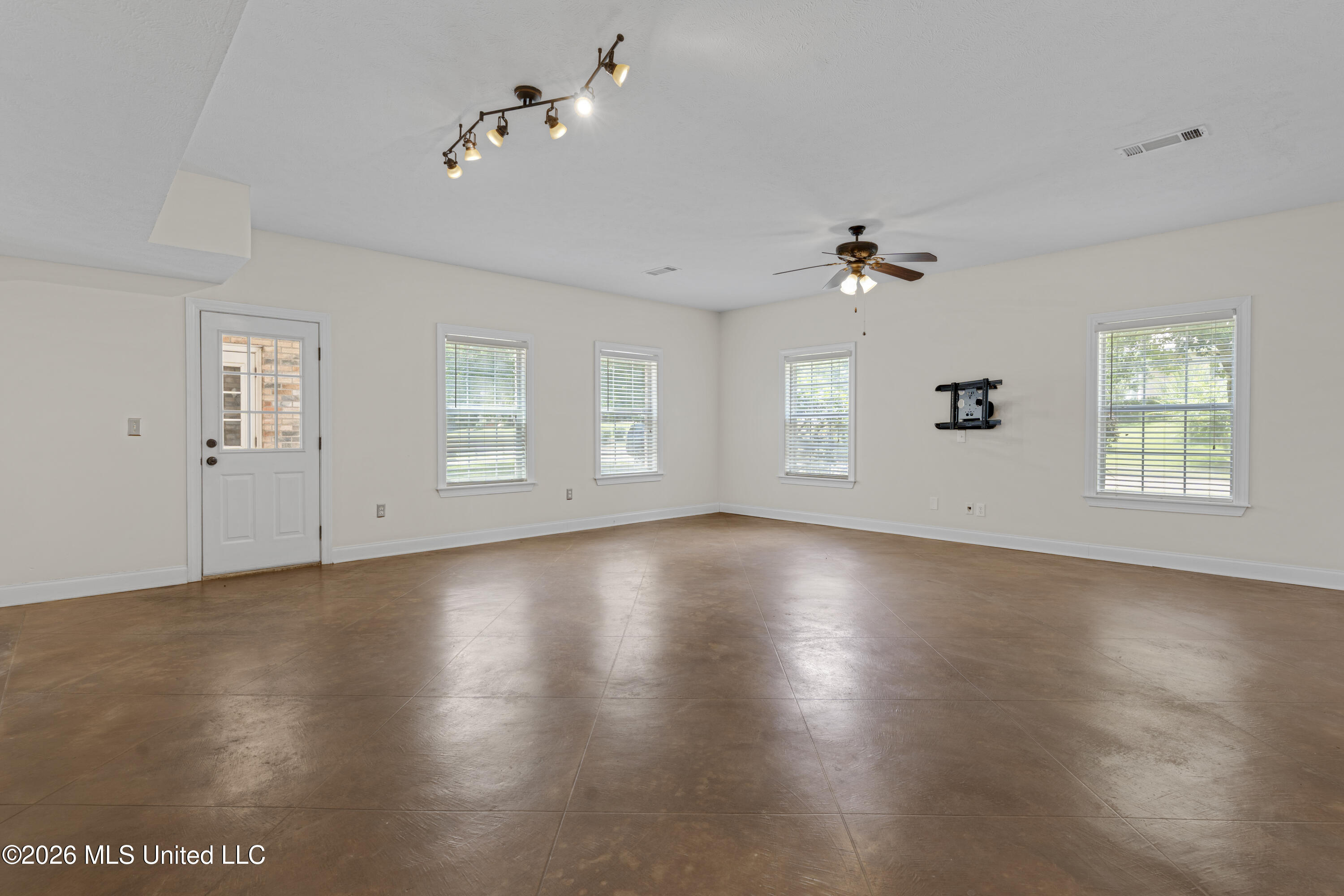 109 Willow Brook Road Brandon, MS 39047 - Photo 7 of 32 Bonus Space View 2