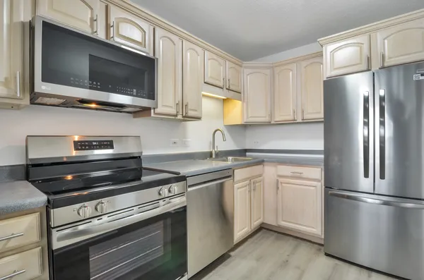 $2,500 | 405 North Wabash Avenue, Unit 5106, Chicago, IL 60611