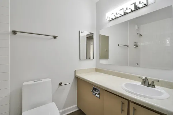 $2,500 | 405 North Wabash Avenue, Unit 5106, Chicago, IL 60611