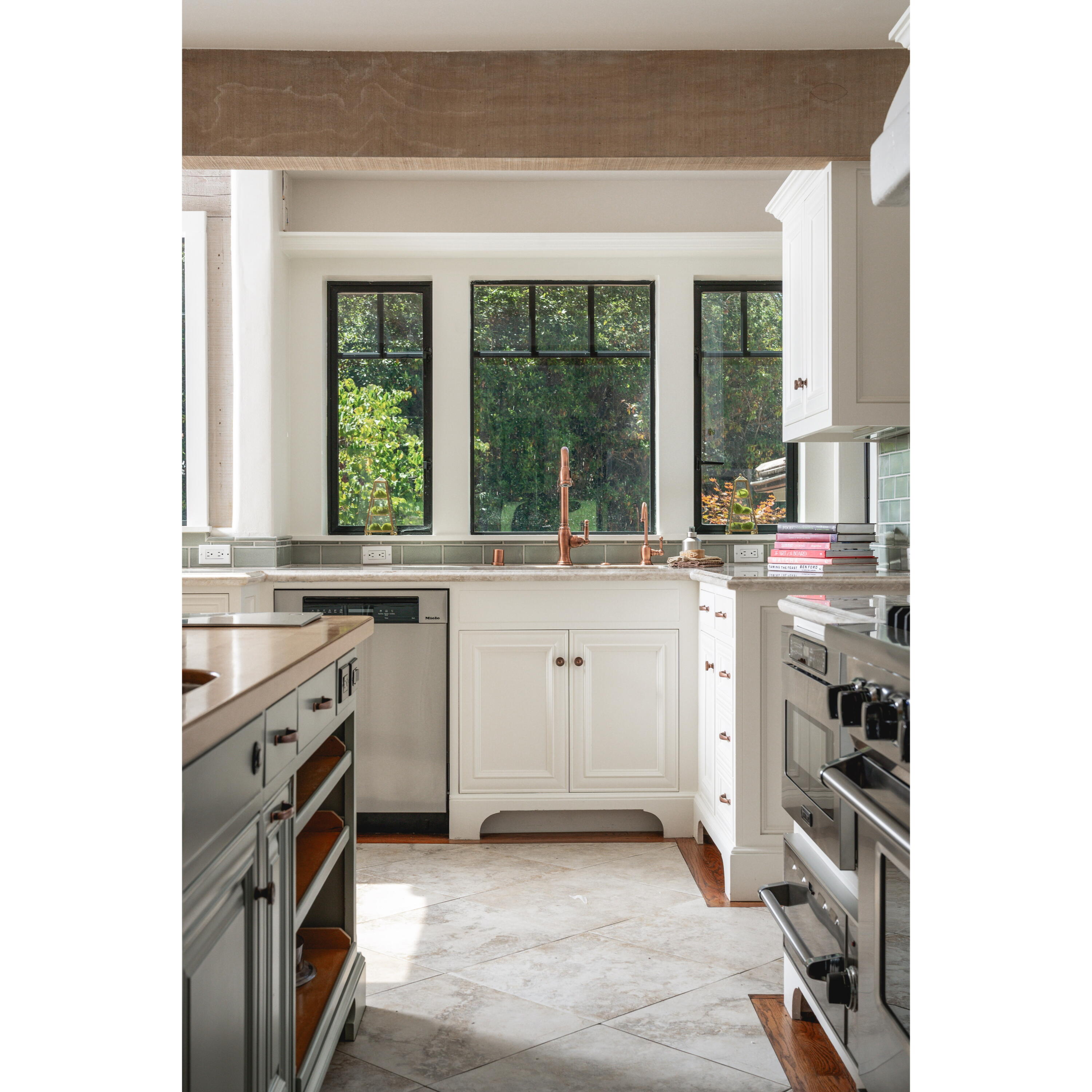 840 Ivy Lane Montecito, CA 93108 - Photo 26 of 57 a kitchen with a sink and a stove