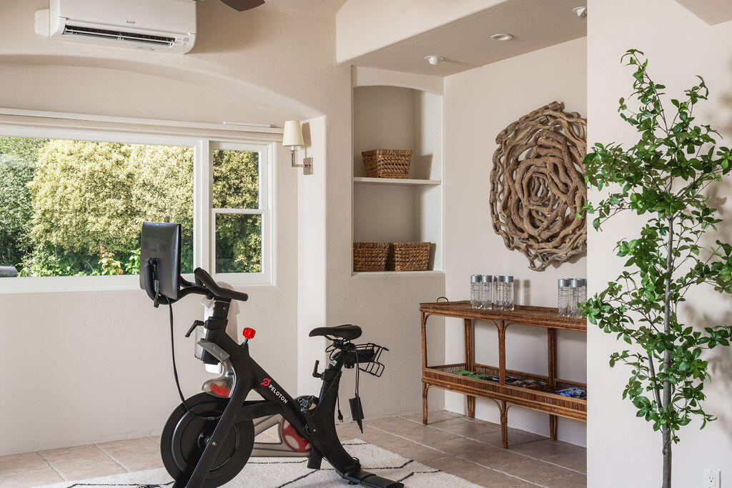 840 Ivy Lane Montecito, CA 93108 - Photo 53 of 57 Pool/Guest House