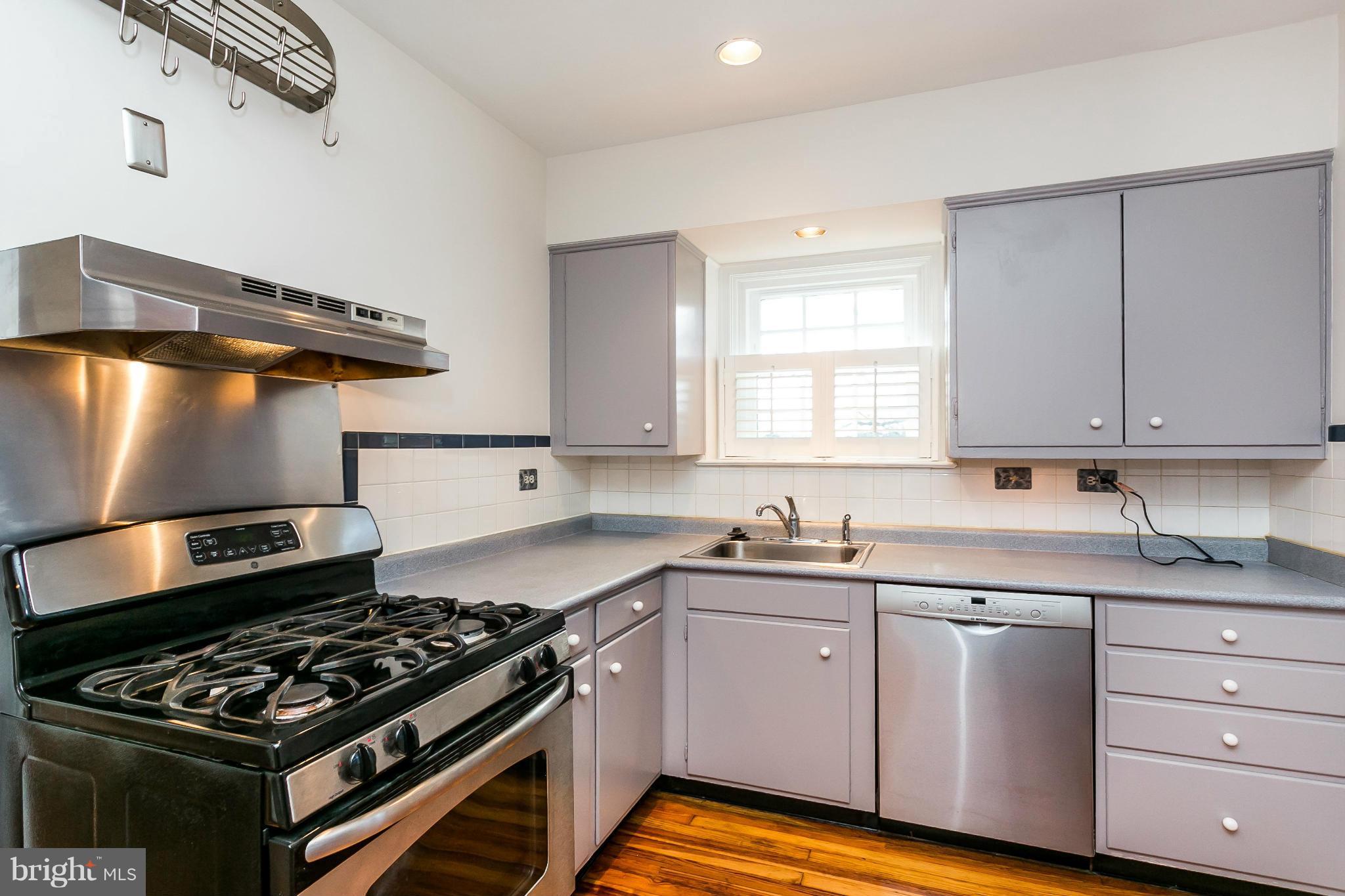1215 Roundhill Road Baltimore, MD 21218 - Photo 8 of 30 Kitchen