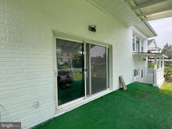 $1,400 | 10209 Douglas Avenue, Silver Spring, MD 20902