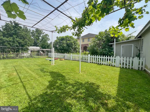 $1,400 | 10209 Douglas Avenue, Silver Spring, MD 20902