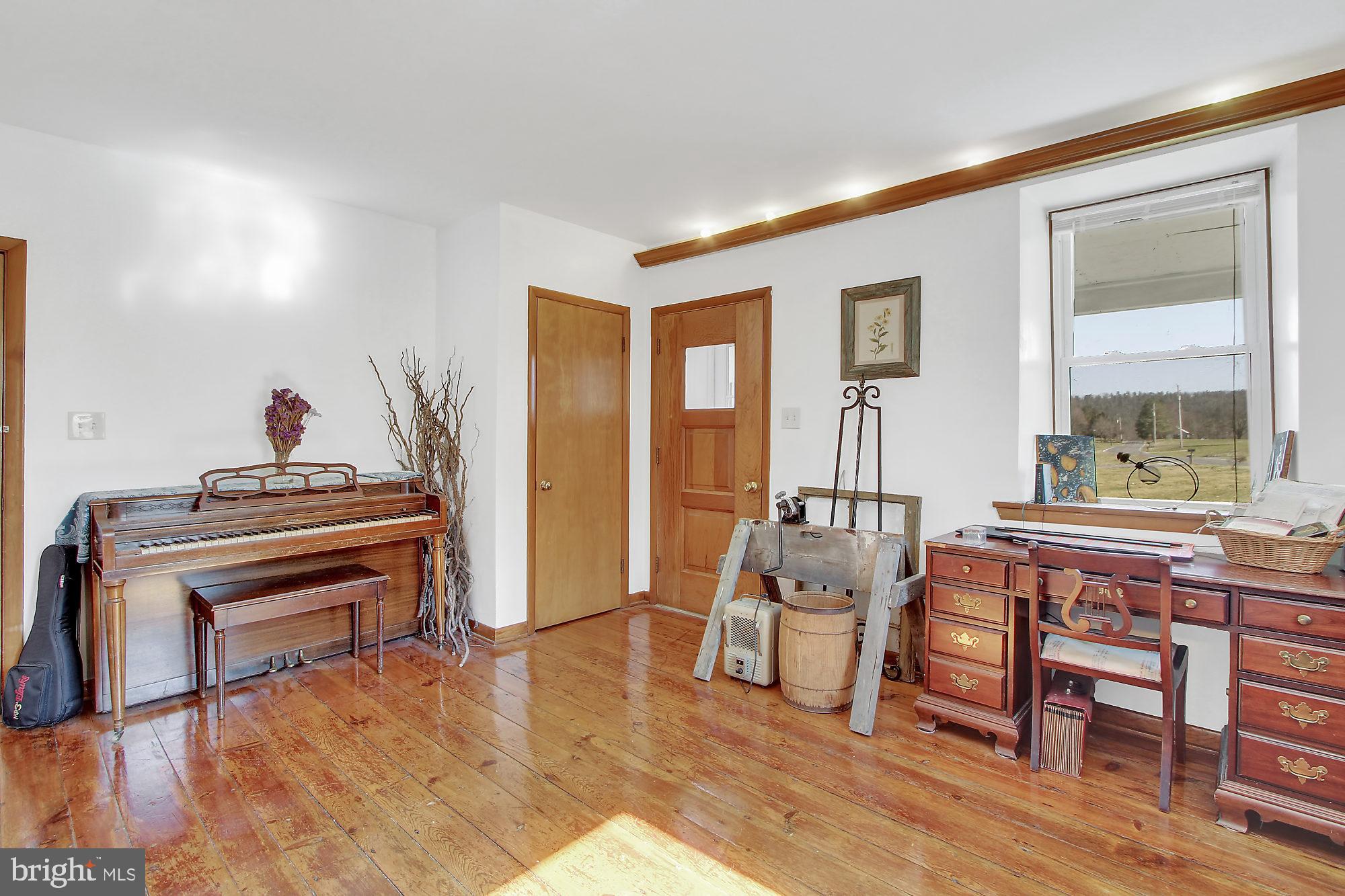 155 West Point Road Aspers, PA 17304 - Photo 5 of 54 Gallery Image 5